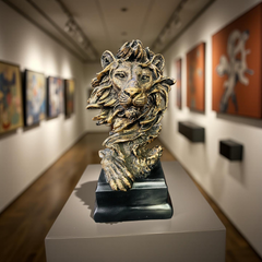 Majestic Mane – Regal Lion Bust